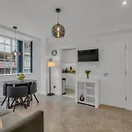 Mysquare Modern One Bed Serviced Apartment In Chelsea