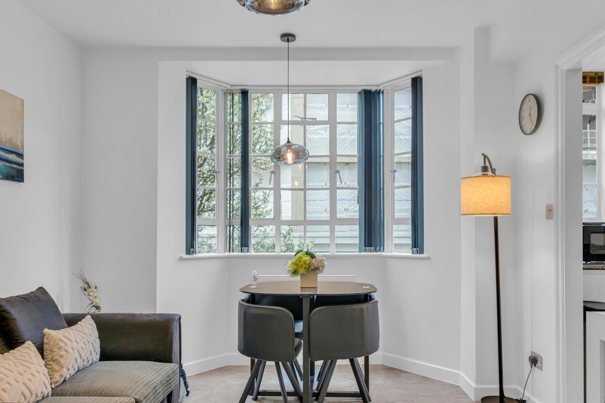Modern One Bed Serviced In Chelsea *