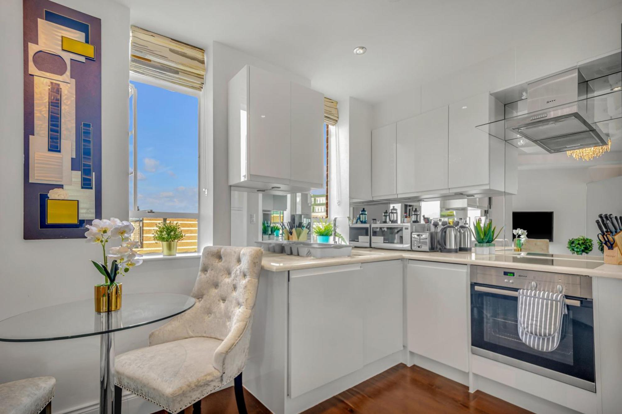 Modern One Bed Serviced In Chelsea Londres