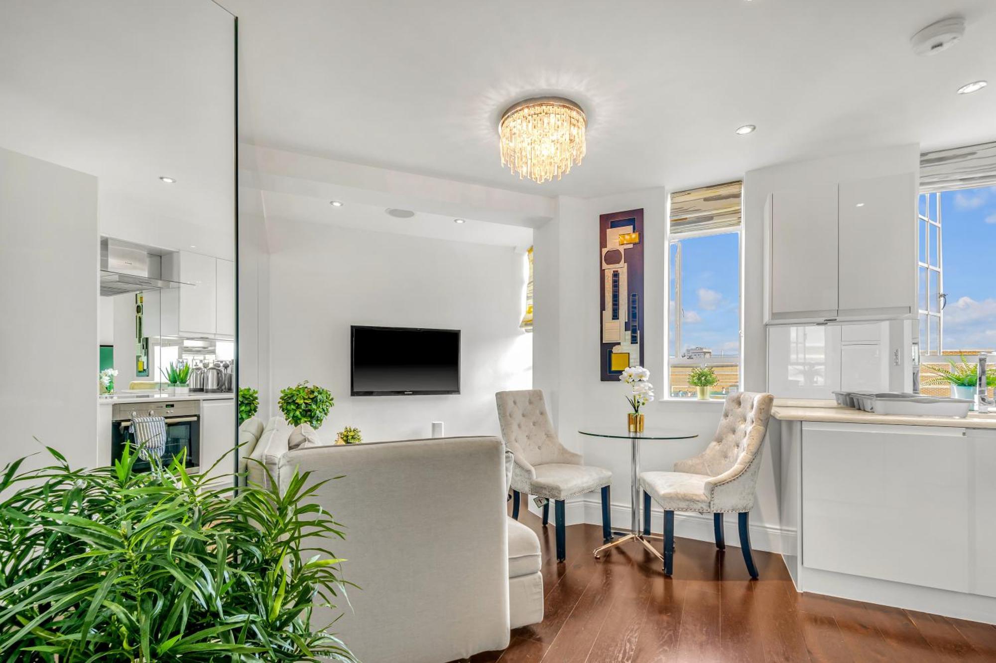 Modern One Bed Serviced In Chelsea Appartement